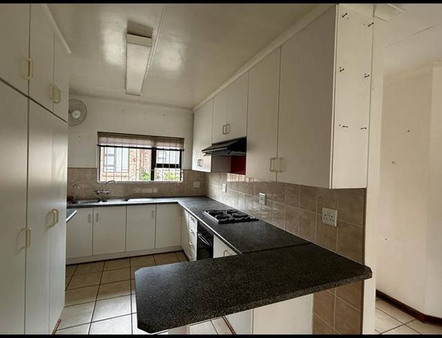 2 BEDROOM TOWNHOUSE FOR SALE IN MEYERVILLE